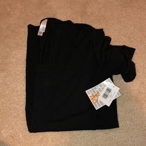 XS solid black perfect T